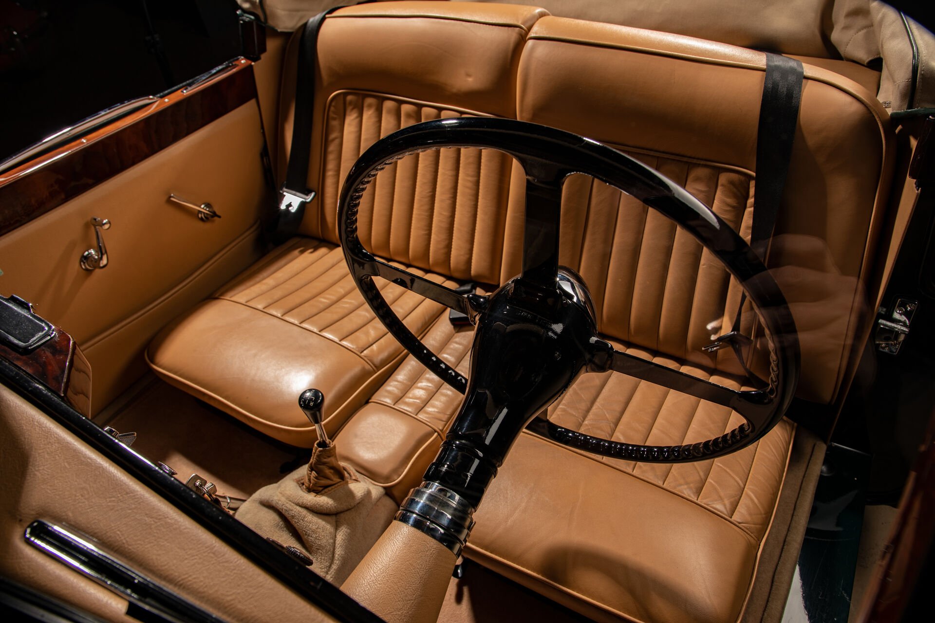 En toute sécurité dans votre voiture classique : comment installer des ceintures dans une voiture ancienne